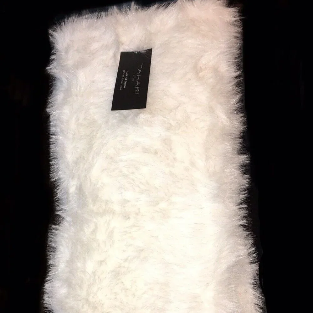 Tahari White Silver Tinsel Faux Fur Throw Blanket Luxury Holiday Christmas Decor